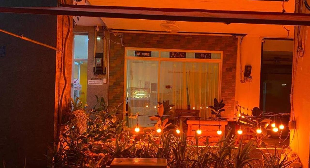 Orange Jomtien Hotell Exteriör bild