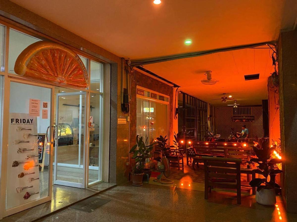 Orange Jomtien Hotell Exteriör bild